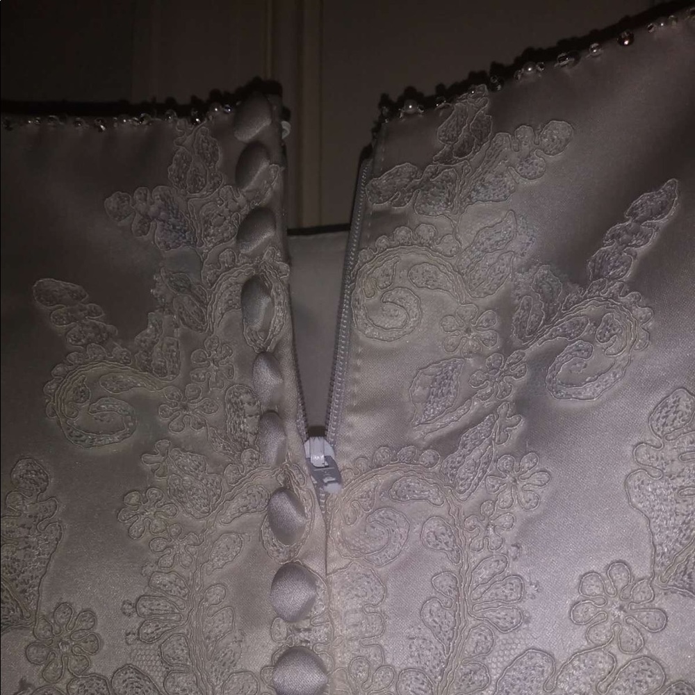Button up bugle bead tulle wedding dress - Picture 4 of 7